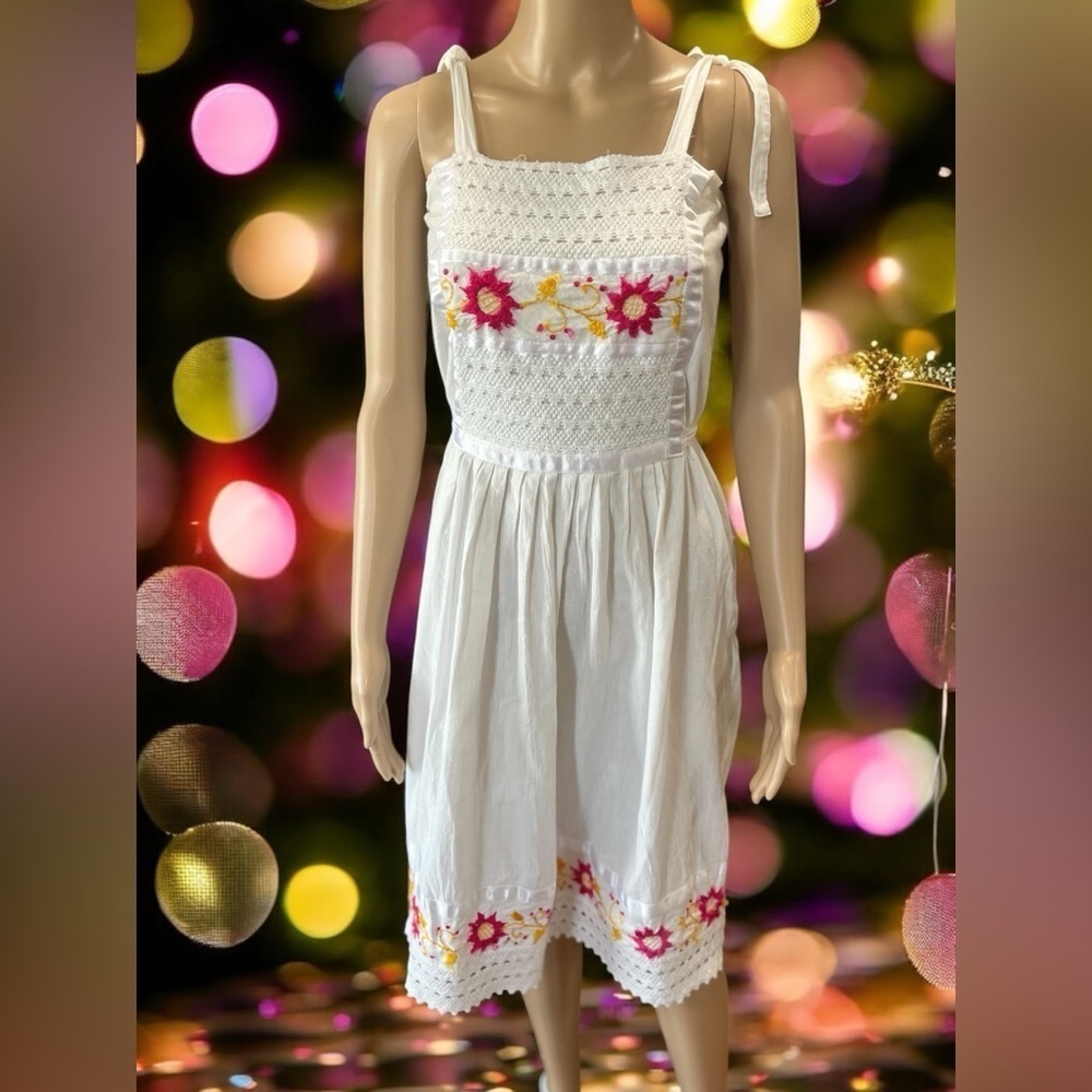 Oaxacan Mexican folk fiesta sun summer Floral Embroidered Dress-M/L